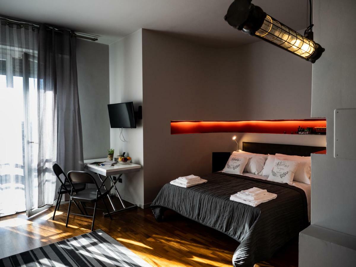 Carlotta Station Suite Bologna Bagian luar foto