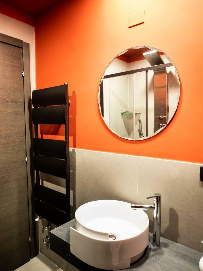 Carlotta Station Suite Bologna Bagian luar foto