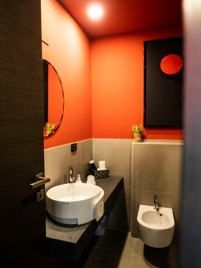 Carlotta Station Suite Bologna Bagian luar foto