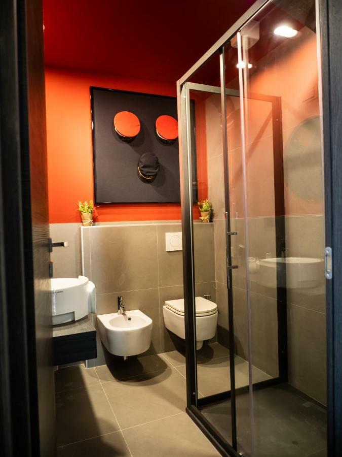 Carlotta Station Suite Bologna Bagian luar foto